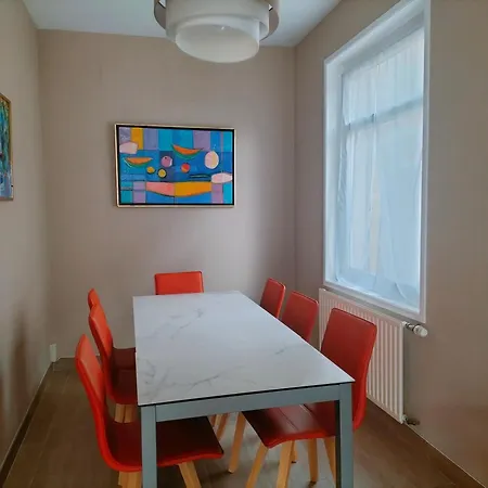 300m De La Prázdninový dům *